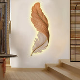 Applique murale en plume moderne verticale LED dimmable décorative pour salon