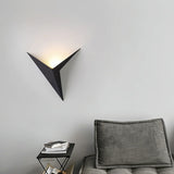 Applique triangulaire LED design moderne en métal pour salon