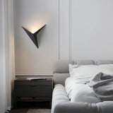 Applique triangulaire LED design moderne en métal pour salon