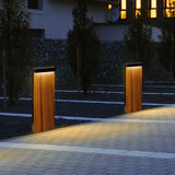 Borne lumineuse extérieure LED effet bois rectangulaire moderne IP65 pour jardin