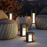 Borne lumineuse solaire rectangulaire moderne LED IP65 pour terrasse