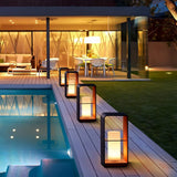 Borne lumineuse solaire rectangulaire moderne LED IP65 pour terrasse