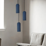 Suspension scandinave cylindrique cannelée colorée pour salle à manger