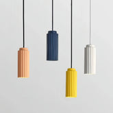 Suspension colorée scandinave cylindrique cannelée pour salle à manger