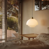 Suspension verre opale scandinave pour salle à manger