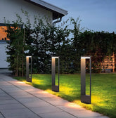 Borne lumineuse de jardin LED en métal noir design moderne IP65