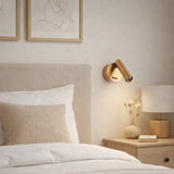 Applique liseuse orientable LED en laiton moderne de chevet