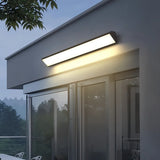Applique murale extérieure longue noire moderne LED en métal IP65 pour porche