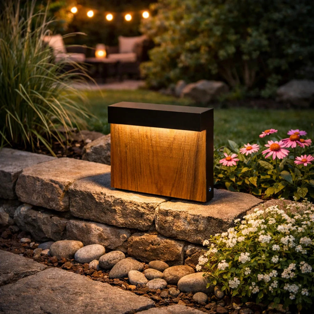Borne lumineuse extérieure LED effet bois rectangulaire moderne IP65 pour jardin