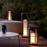 Borne lumineuse solaire rectangulaire moderne LED IP65 pour terrasse