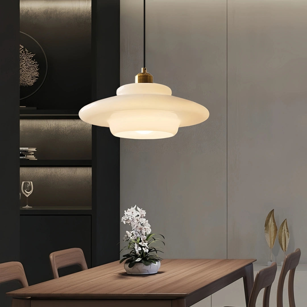 Suspension verre opale scandinave pour salle à manger