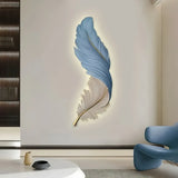 Applique murale en plume moderne verticale LED dimmable décorative pour salon